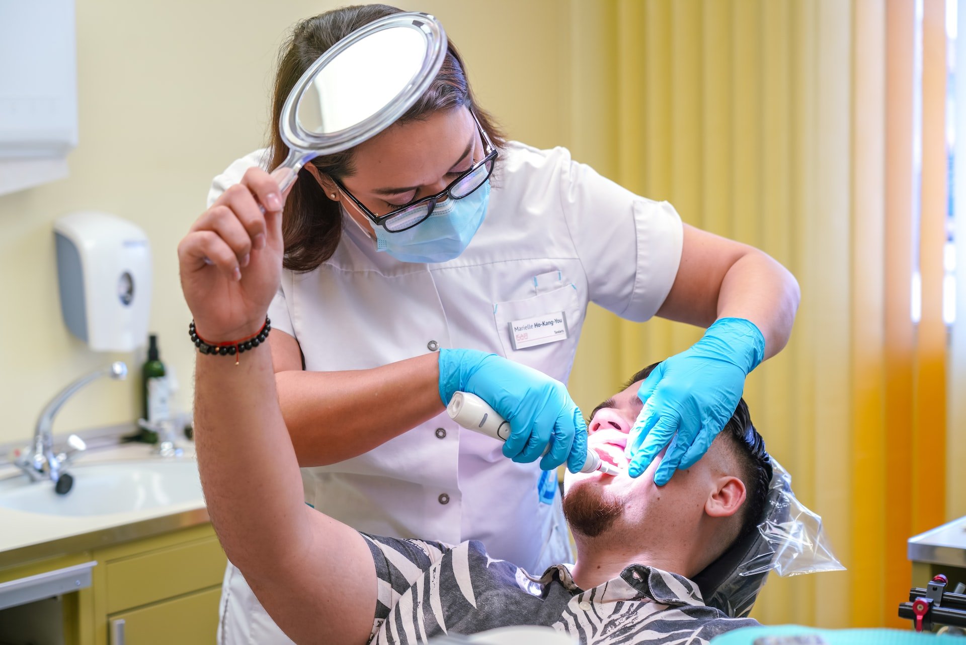 De ce sa se aleaga Dental Elite atunci cand vine vorba de o interventie stomatologica? Iata ce spun specialistii din domeniu!
