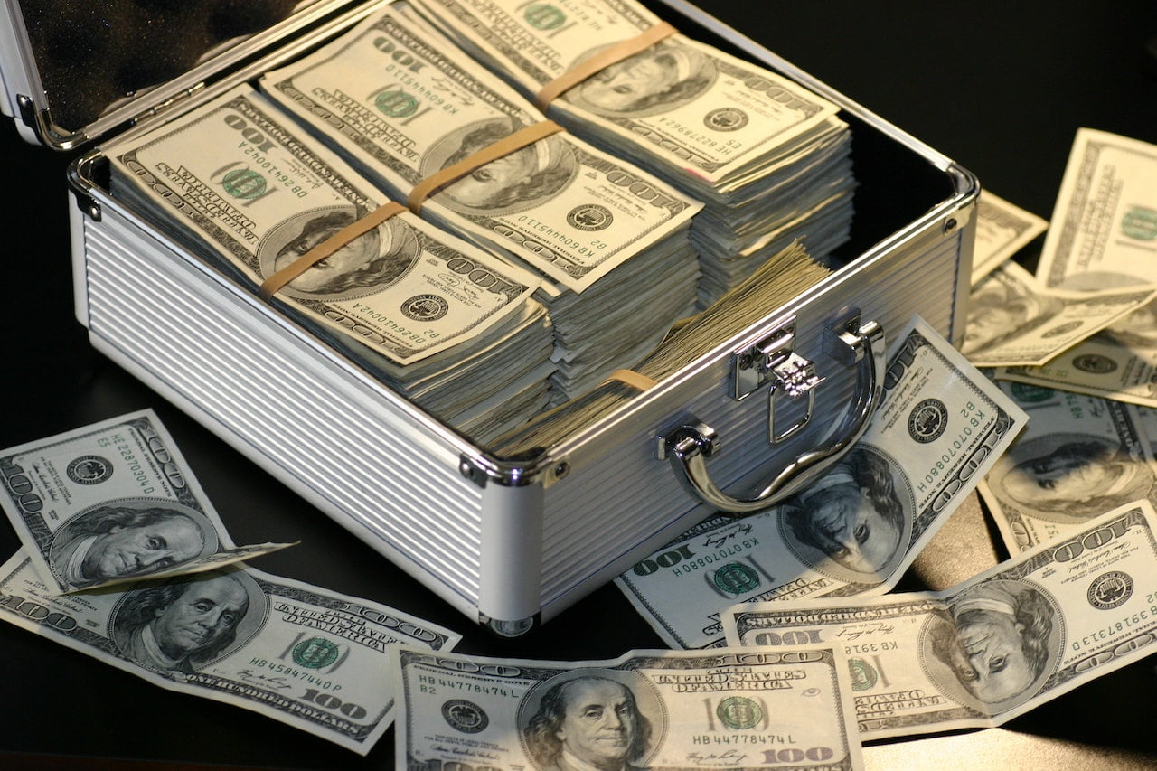 Care sunt avantajele si dezavantajele unui credit pentru investitii? 