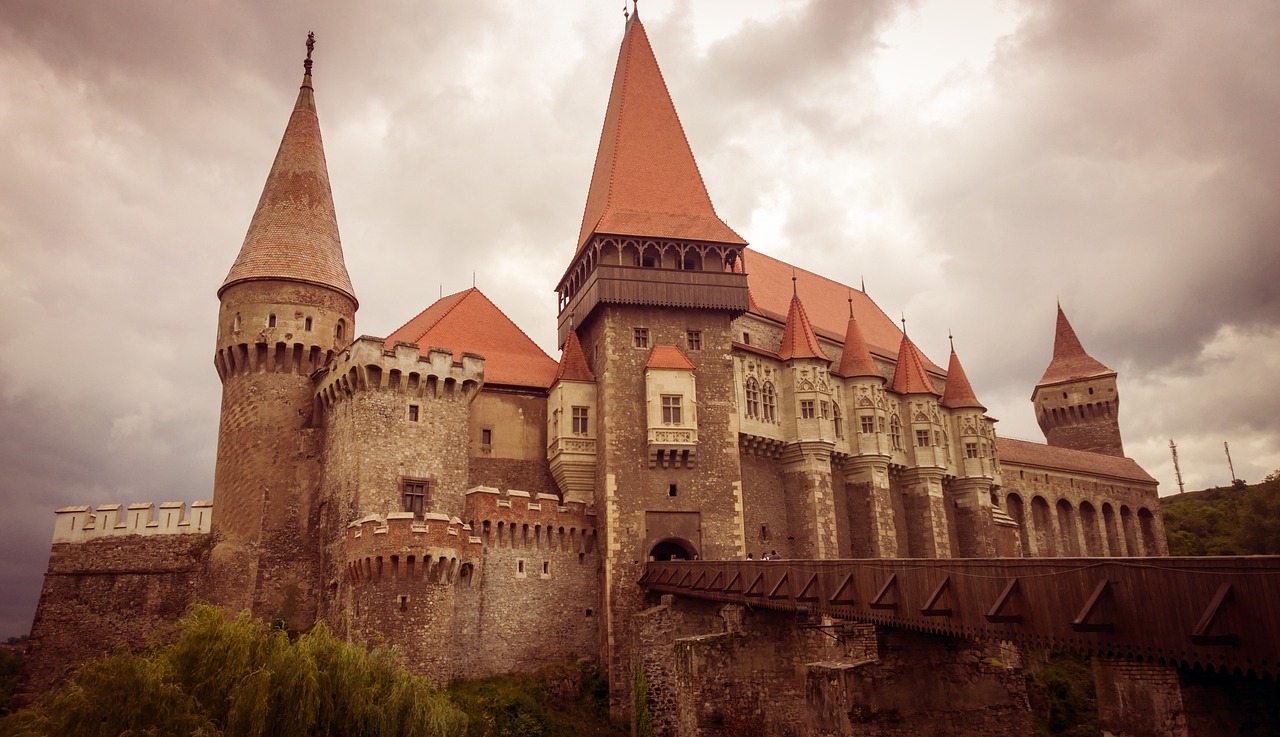 Top 10 obiective turistice din Hunedoara pentru pasionatii de arta