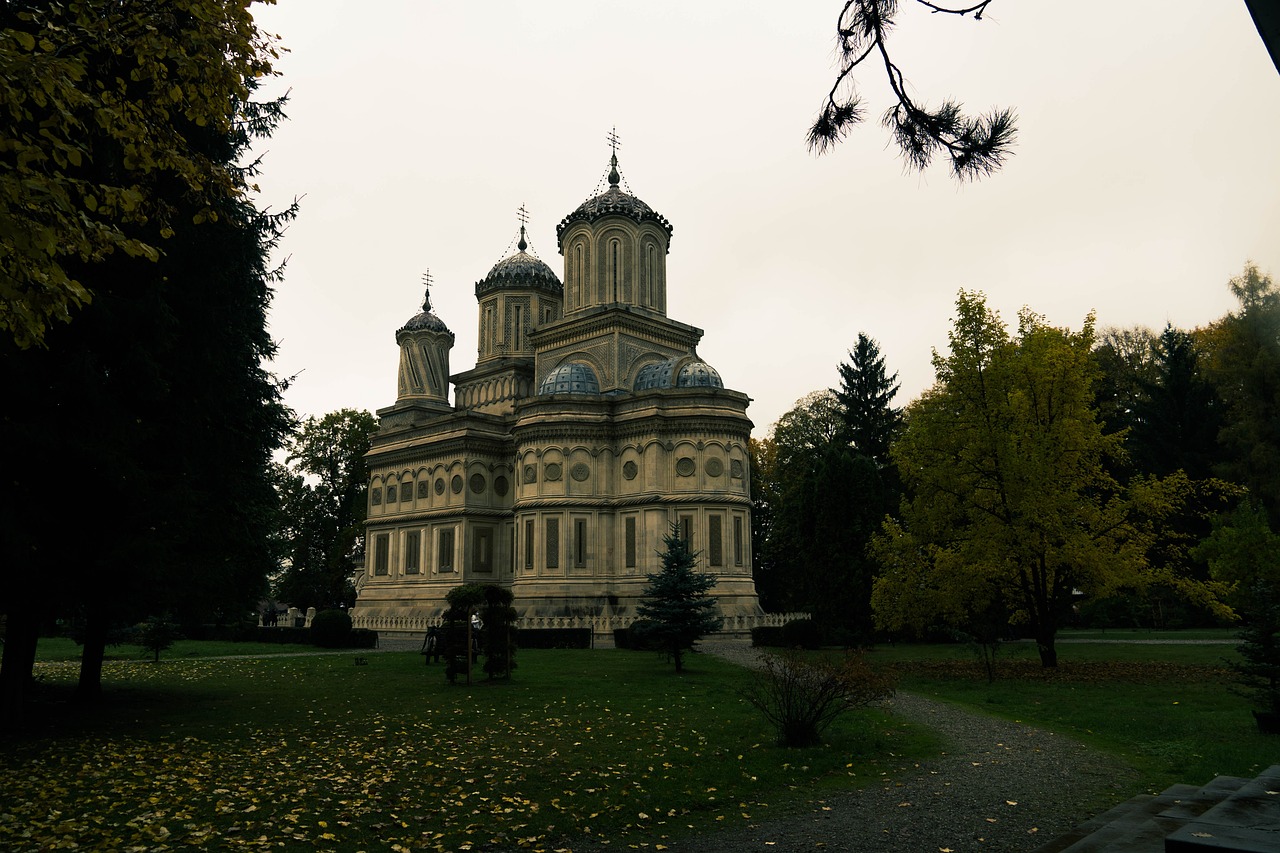 10 obiective turistice din Arges