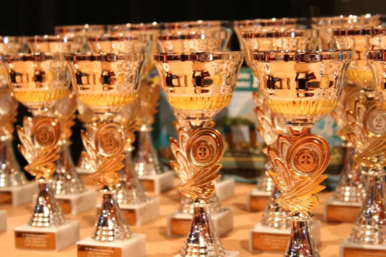 brad pitt premii