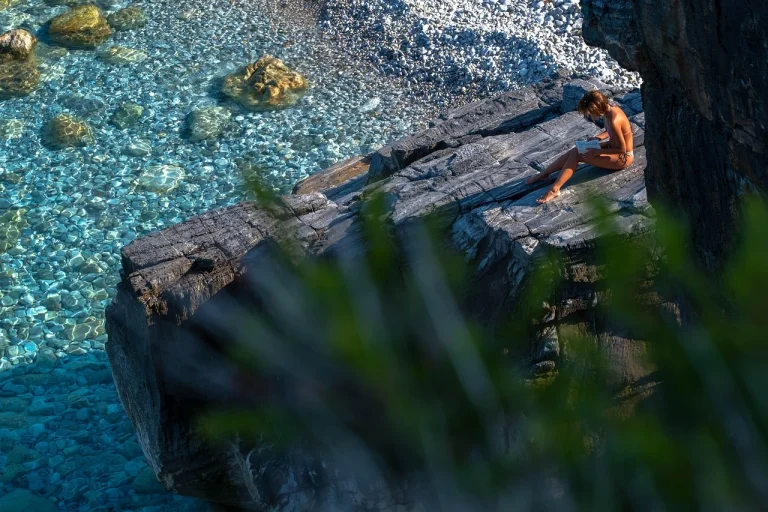 scarlett johansson bikini