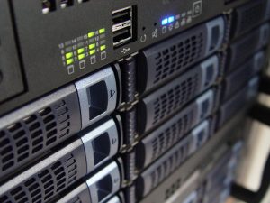 Ce caracteristici ar trebui să analizezi atunci când alegi un VPS?