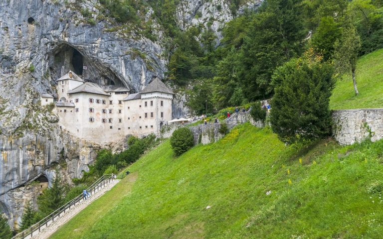 castelul corvinilor program